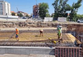 Lucrările au ajuns la 65%. Constructorii acoperă pasajul subteran dinspre Podul Dacia (FOTO)