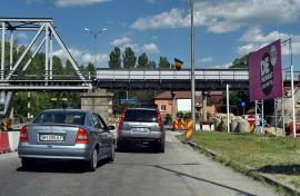 Alte restricții. Traficul rutier în zona podului feroviar Dragoș Vodă din Oradea se va desfășura trei săptămâni pe o singură bandă pe sens