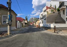 Ne enervează: Strada de case Constantin Tănase din centrul Oradiei, modernizată în bătaie de joc (FOTO)