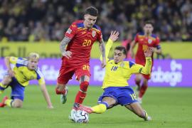 România, învinsă de Suedia în primul meci oficial al lui Gică Hagi. Urmează partida cu Bosnia, fără spectatori (FOTO)