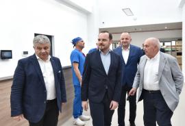 Scandal pe numărul de posturi aprobate Spitalului Județean Bihor. Rogobete îl acuză pe Bolojan de favoritism. Explicațiile managerului Carp
