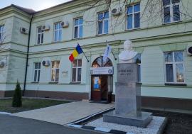 Scandal la Şcoala de Pregătire a Agenților Poliției de Frontieră „Avram Iancu” din Oradea: un elev ar fi încercat să-și sărute cu forța o colegă