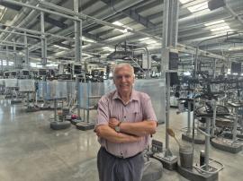 O întreprindere din Oradea furnizează în sistemul național aproape toată energia electrică produsă de propriul parc fotovoltaic. Proprietarul Valtryp: „O fac din patriotism”