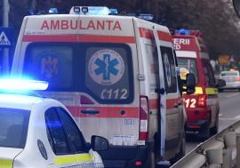 Accident cu două mașini în Otomani, trafic îngreunat. O persoană a fost dusă la spital