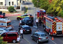 Accident în Oradea: Două persoane au fost duse la spital (FOTO)