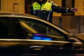 A furat o mașină dintr-o parcare din Oradea și a plecat cu ea spre Nojorid. Era beat și nici nu avea permis!
