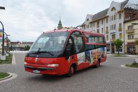 Autobuzul cabrio şi tramvaiul de epocă, din nou prin Oradea. Află traseul şi programul de circulaţie!