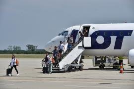 Gradul de ocupare a aeronavelor LOT de la Oradea „este promițător”, spune un director al companiei. Din Oradea se pleacă și spre New Delhi ori Toronto (FOTO)