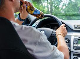 Alcoolul, bată-l vina! Ce pedeapsă a primit un funcționar al Primăriei Oradea prins băut la volan