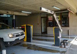 Curentați non-stop: Au deconectat clădirea Primăriei, dar nu și dispeceratul parcărilor, ca să nu scape vreo taxă!