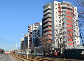 Arde sau nu? Locatarii unui bloc din Oradea, „vecini” cu un sistem defect de alarmare la incendiu (VIDEO)