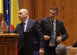 Bolojan a citit la TV promisiunile lui Grindeanu despre PNRR: „Nu poți să șantajezi absorbția fondurilor”. Liderul PSD: „Treceți-vă legile!” (VIDEO)