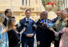 PNL, USR și UDMR îl propun premier pe eurodeputatul Siegfried Mureșan. Nicușor Dan are de ales între acesta și Grindeanu (VIDEO)