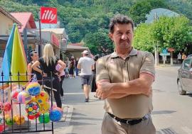 Fostul director al școlii din Aușeu, acuzat de agresiuni sexuale asupra unor elevi, ar putea fi eliberat din arest
