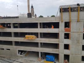 ADP Oradea: E aproape finalizată şi terasa parcării de pe strada Braşovului