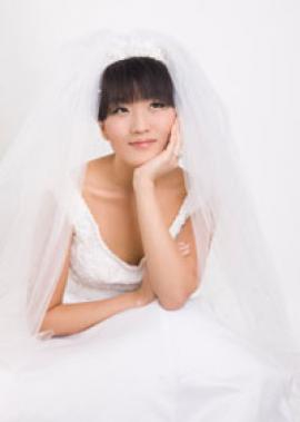 O chinezoaică se mărită cu ea însăşi