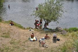 Două coduri portocalii pentru Bihor: caniculă până seara, apoi vijelii puternice, grindină și ploi torențiale