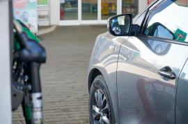 Motorina standard a sărit din nou de 10 lei în Oradea. Benzina a trecut de 9 lei