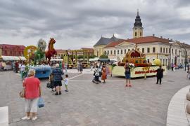 Visit Oradea: O nouă ediție a Zilelor Culturii Maghiare, cu expoziția carelor alegorice în Piața Unirii