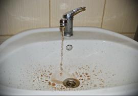 Compania de Apă Oradea spală din nou rețelele. Vezi când rămâi fără apă!