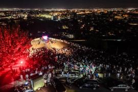 „Oradea este la picioarele noastre”: Dealul Ciuperca, transformat într-o scenă cu parfum de altădată, la „O seară cu șaraiman” (FOTO/VIDEO)