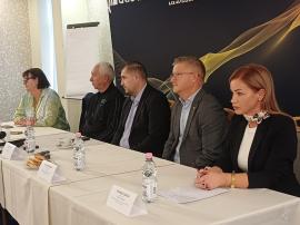 Sute de atleți la Campionatul Național de Cros de la Betfia. Primăria Sânmartin pregătește investiții pentru atletism