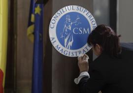 Normarea activității instanțelor și lungirea proceselor. O măsură nelegală și imorală