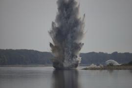 Stânca Pârjoaia de pe Dunăre a fost dislocată printr-o explozie controlată. Ministrul Apărării: „I-am venit de hac” (FOTO/VIDEO)