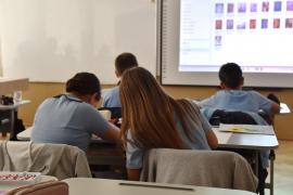 Ce zic parlamentarii de Bihor despre „tăierea” burselor sociale în vacanțele școlare. Ei ar accepta să nu mai ia bani în vacanțele parlamentare?
