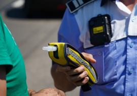 Bihorean prins beat criță la volan, în Tășad. Avea 1,28 mg/l alcool pur în aerul expirat, poliţiştii l-au reţinut pentru 24 de ore