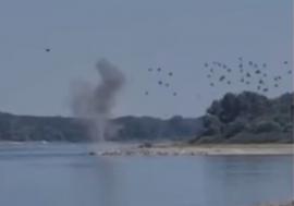 Operațiune contracronometru pe Dunăre: Armata a detonat o stâncă pentru a ține pornit Reactorul 2 de la Cernavodă (VIDEO)
