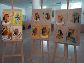 Studenți și elevi, viitori artiști plastici, expun împreună la Biblioteca Universității din Oradea (FOTO)