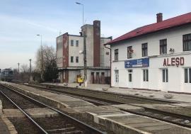 Ne enervează: De ce trebuie să aștepte în frig călătorii care iau trenul din gara CFR Aleșd