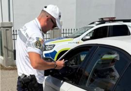 Șofer reclamat la 112 pentru că mergea haotic pe DN 1. Polițiștii l-au scos de pe şosea, la Beznea