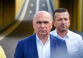 Bolojan, luat la întrebări despre Oradea în ultima conferință ca premier: de la Andreea Esca la Festifall, până la banii pentru Spitalul Județean și o comparație cu... Craiova