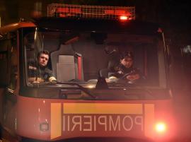 Mașină în flăcări pe o stradă din Oradea. Focul a fost pus intenționat!