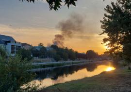 Incendiu într-un apartament din Oradea. UPDATE: Un bărbat a murit, în ciuda manevrelor de resuscitare