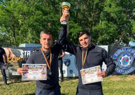 Forță și rezistență: Doi jandarmi din Bihor, vicecampioni la „StrongMan Competition”