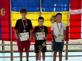 Trei medalii de aur pentru luptătorii Liceului Sportiv din Oradea, la turneul internațional de la Zimandu Nou