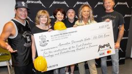Metallica #DăruieşteViaţă. Aflată în concert în România, trupa a donat 250.000 de euro pentru construirea primului spital de oncologie pediatrică și a cântat o piesă de la Iris (VIDEO)