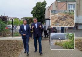 Buruieni de protocol: S-au înghesuit la tăiat panglica, cu mizeriile alături! (FOTO)