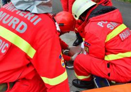 Accident pe Calea Clujului din Oradea: bărbat într-un scaun rulant electric, lovit de o mașină.  Era beat şi traversa prin loc nepermis