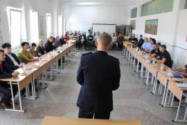 Școală după gratii: 84 de deținuți din Penitenciarul Oradea au început cursurile, unii în clasa pregătitoare (FOTO)