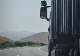 Restricții pe toate drumurile județene din Bihor, din cauza caniculei. Vehiculele de peste 7,5 tone nu pot circula timp de opt ore