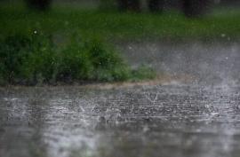 Cod roșu de ploi torențiale în câteva localități din Bihor! Avertizare imediată a ANM