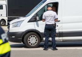 Fuga de frontieră: De frica anchetelor pentru şpăgi, poliţiştii de la PTF Borş se cer 'la pensie'