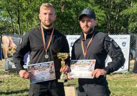 Campioni cu cagulă: doi poliţişti Serviciului pentru Acţiuni Speciale din Bihor au cucerit aurul la StrongMan Competition (FOTO)