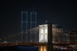 Turnurile Gemene au reapărut pe cerul New Yorkului. 2.977 de drone, pentru victimele atentatelor din 11 septembrie (FOTO/VIDEO)