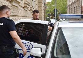 Șoferul beat care a lovit mașini parcate pe strada Sovata din Oradea a fost reținut pentru 24 de ore