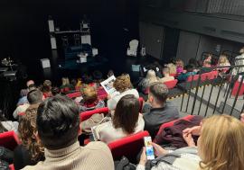 Premiera spectacolului „Undeva, Cândva” la Teatrul Regina Maria: Un ansamblu de poveşti despre dragoste, suferință și legăturile umane